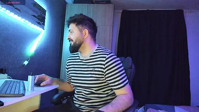 Snapshot of Eduu2322 chatting on 02/27/25, 10:53 Eduu2322 online show from 02/27/25, 10:53