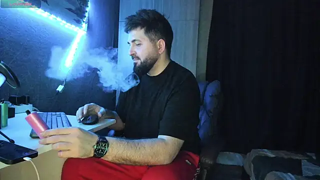 Snapshot of Eduu2322 chatting on 03/01/25, 10:21 Eduu2322 online show from 03/01/25, 10:21