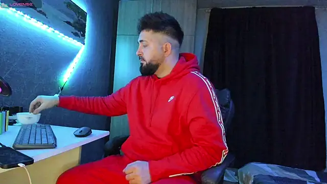 Snapshot of Eduu2322 chatting on 03/05/25, 10:32 Eduu2322 online show from 03/05/25, 10:32