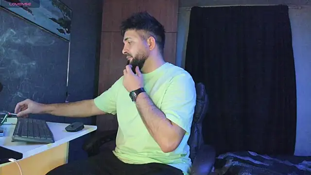 Snapshot of Eduu2322 chatting on 03/20/25, 10:29 Eduu2322 online show from 03/20/25, 10:29