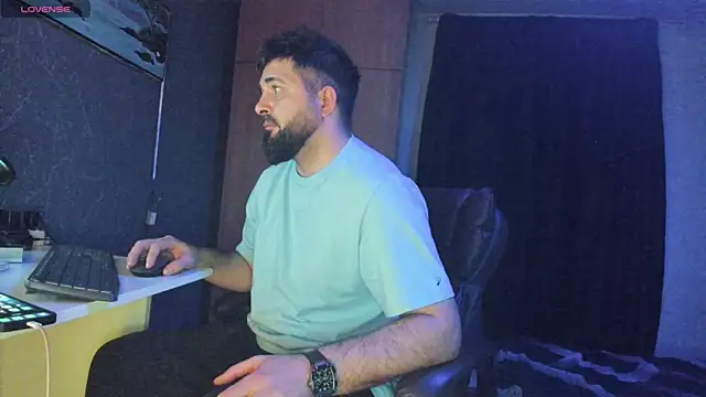 Snapshot of Eduu2322 chatting on 03/22/25, 10:15 Eduu2322 online show from 03/22/25, 10:15