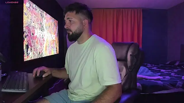 Snapshot of Eduu2322 chatting on 09/24/25, 08:12 Eduu2322 online show from 09/24/25, 08:12