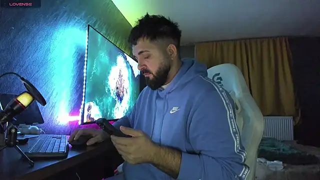 Snapshot of Eduu2322 chatting on 12/22/25, 09:34 Eduu2322 online show from 12/22/25, 09:34