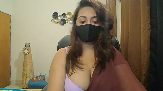 Snapshot of OH-Monica chatting on 09/23/25, 09:51 OH-Monica online show from 09/23/25, 09:51