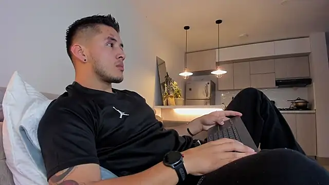 Chriskyle  online show from 12/03/24, 11:11