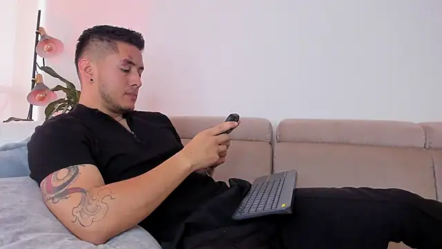 Chriskyle  online show from 12/04/24, 01:20