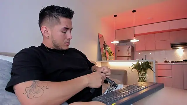 Chriskyle  online show from 12/05/24, 01:28