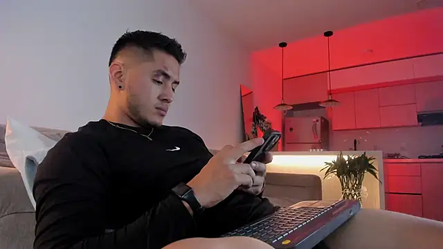 Chriskyle  online show from 12/08/24, 12:07