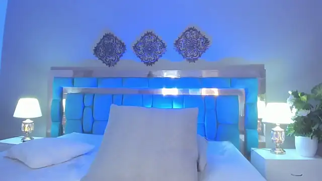 Snapshot of thecrazyadamss_ chatting on 01/11/25, 06:44 thecrazyadamss  online show from 01/11/25, 06:44