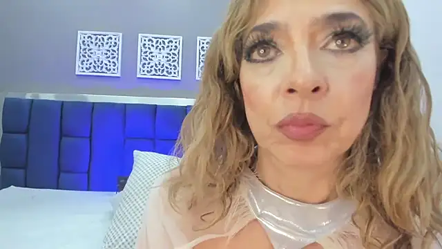 Snapshot of thecrazyadamss_ chatting on 02/10/25, 03:35 thecrazyadamss  online show from 02/10/25, 03:35