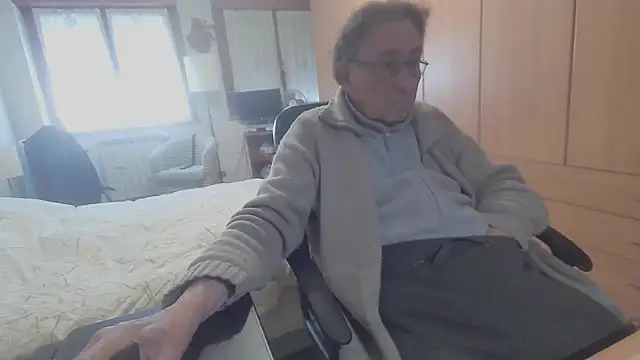 papillonhotofficial online show from 03/02/25, 10:03