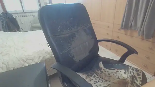 Snapshot of papillonhotofficial chatting on 03/12/26, 08:42 papillonhotofficial online show from 03/12/26, 08:42