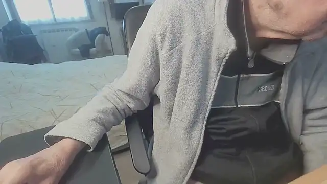 Snapshot of papillonhotofficial chatting on 03/16/26, 09:02 papillonhotofficial online show from 03/16/26, 09:02