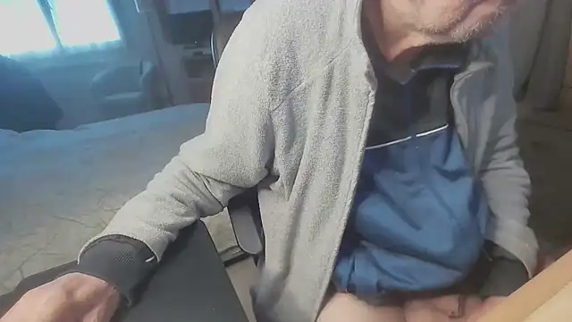 Snapshot of papillonhotofficial chatting on 04/18/26, 07:23 papillonhotofficial online show from 04/18/26, 07:23