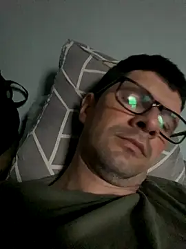 Juliano2289 online show from 10/03/25, 08:50