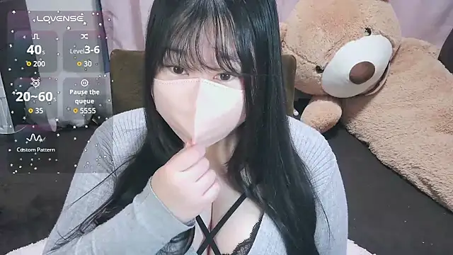 yuinyan3150 online show from 04/15/26, 12:34