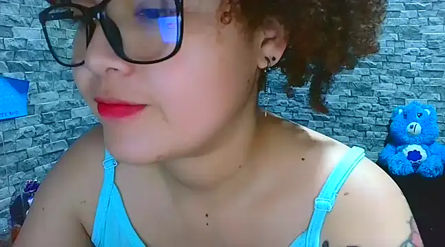 vanellope12 online show from 12/18/24, 05:42