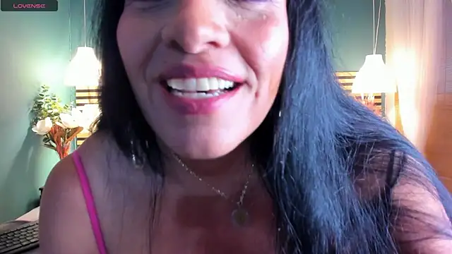 Luisa Sweet2 online show from 10/09/25, 02:26