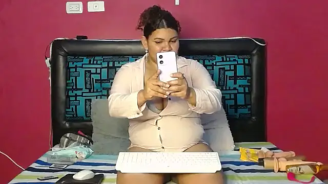 karolhot916 online show from 10/23/25, 12:10