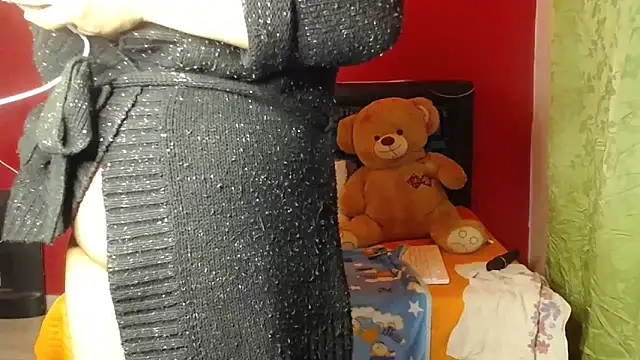 karolhot916 online show from 12/19/25, 11:12