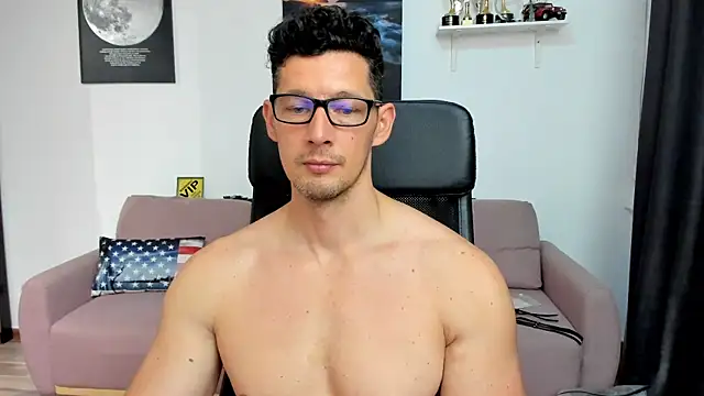 Snapshot of BrutusK08 chatting on 07/20/26, 10:39 BrutusK08 online show from 07/20/26, 10:39