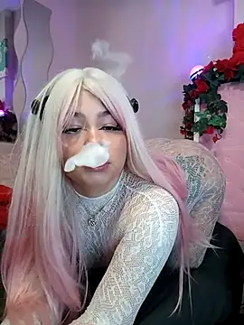 Snapshot of Lia_Roxx chatting on 02/27/25, 04:32 Lia Roxx online show from 02/27/25, 04:32