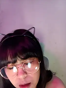 Snapshot of Chall_mee chatting on 11/26/25, 07:26 Chall mee online show from 11/26/25, 07:26