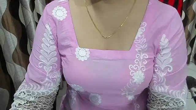 Snapshot of Kaur_Jannat chatting on 11/11/25, 06:30 Kaur Jannat online show from 11/11/25, 06:30