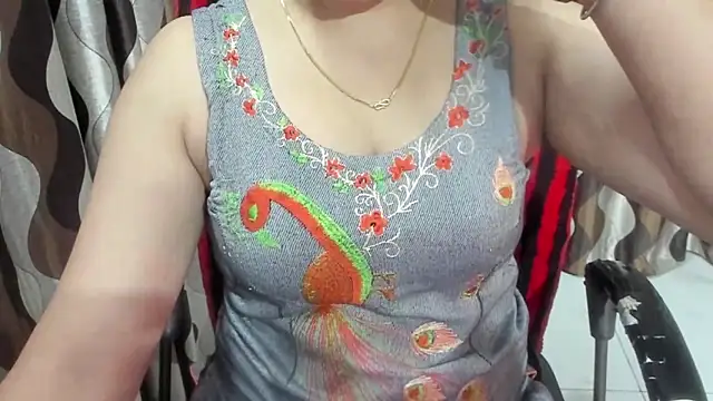 Snapshot of Kaur_Jannat chatting on 11/27/25, 05:37 Kaur Jannat online show from 11/27/25, 05:37