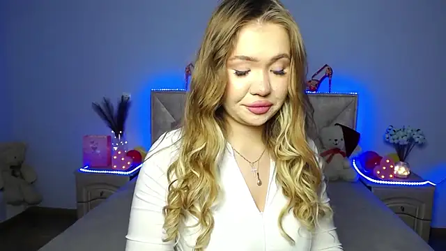 StacyYellig online show from 01/18/25, 04:04