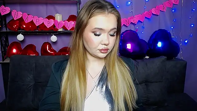 StacyYellig online show from 02/03/25, 04:14