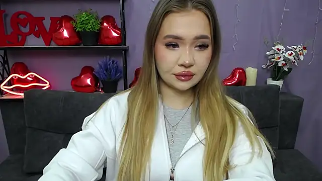 StacyYellig online show from 03/04/25, 08:49