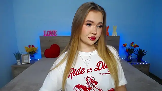 StacyYellig online show from 03/11/25, 02:10