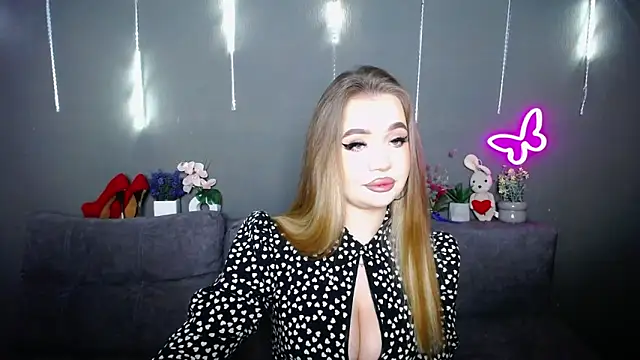 Snapshot of StacyYellig chatting on 04/16/26, 10:23 StacyYellig online show from 04/16/26, 10:23