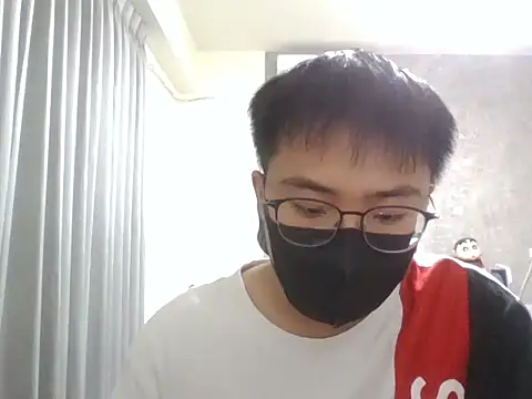 Snapshot of We1116 chatting on 11/10/25, 12:15 We1116 online show from 11/10/25, 12:15