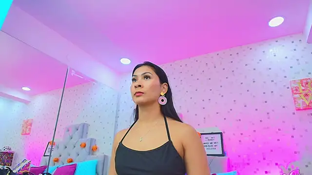 JulietaReyess online show from 10/17/25, 11:46