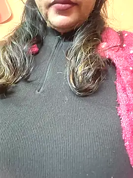 Snapshot of CUTE_SOPHIA- chatting on 12/15/24, 09:42 CUTE SOPHIA- online show from 12/15/24, 09:42