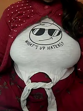 Snapshot of CUTE_SOPHIA- chatting on 12/29/24, 07:00 CUTE SOPHIA- online show from 12/29/24, 07:00