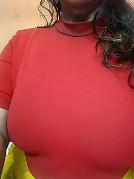 Snapshot of CUTE_SOPHIA- chatting on 01/01/25, 06:37 CUTE SOPHIA- online show from 01/01/25, 06:37