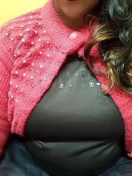 Snapshot of CUTE_SOPHIA- chatting on 01/01/25, 06:49 CUTE SOPHIA- online show from 01/01/25, 06:49