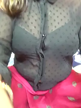 Snapshot of CUTE_SOPHIA- chatting on 01/14/25, 07:32 CUTE SOPHIA- online show from 01/14/25, 07:32