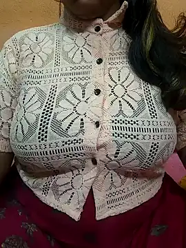 Snapshot of CUTE_SOPHIA- chatting on 01/31/25, 07:18 CUTE SOPHIA- online show from 01/31/25, 07:18