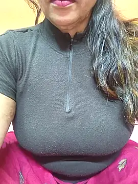 Snapshot of CUTE_SOPHIA- chatting on 02/08/25, 10:08 CUTE SOPHIA- online show from 02/08/25, 10:08