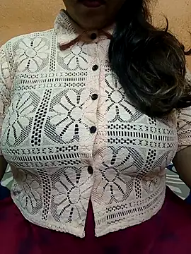 Snapshot of CUTE_SOPHIA- chatting on 02/18/25, 07:41 CUTE SOPHIA- online show from 02/18/25, 07:41