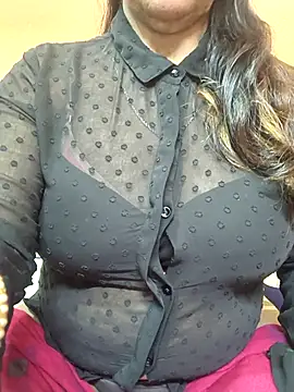 Snapshot of CUTE_SOPHIA- chatting on 02/22/25, 07:36 CUTE SOPHIA- online show from 02/22/25, 07:36