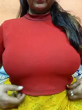 Snapshot of CUTE_SOPHIA- chatting on 02/24/25, 08:25 CUTE SOPHIA- online show from 02/24/25, 08:25