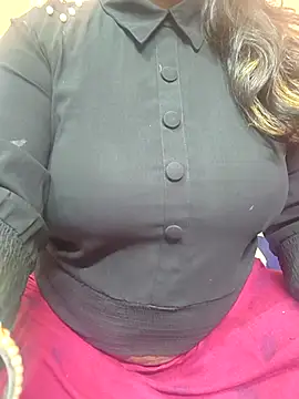 Snapshot of CUTE_SOPHIA- chatting on 02/25/25, 07:36 CUTE SOPHIA- online show from 02/25/25, 07:36