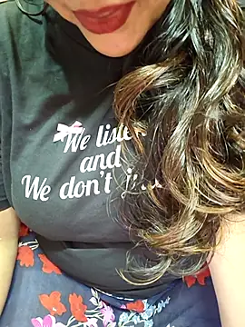 Snapshot of CUTE_SOPHIA- chatting on 09/25/25, 07:39 CUTE SOPHIA- online show from 09/25/25, 07:39