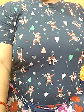 Snapshot of CUTE_SOPHIA- chatting on 10/07/25, 01:36 CUTE SOPHIA- online show from 10/07/25, 01:36