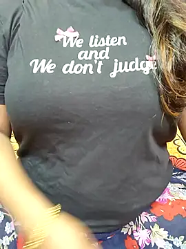 Snapshot of CUTE_SOPHIA- chatting on 10/12/25, 09:14 CUTE SOPHIA- online show from 10/12/25, 09:14